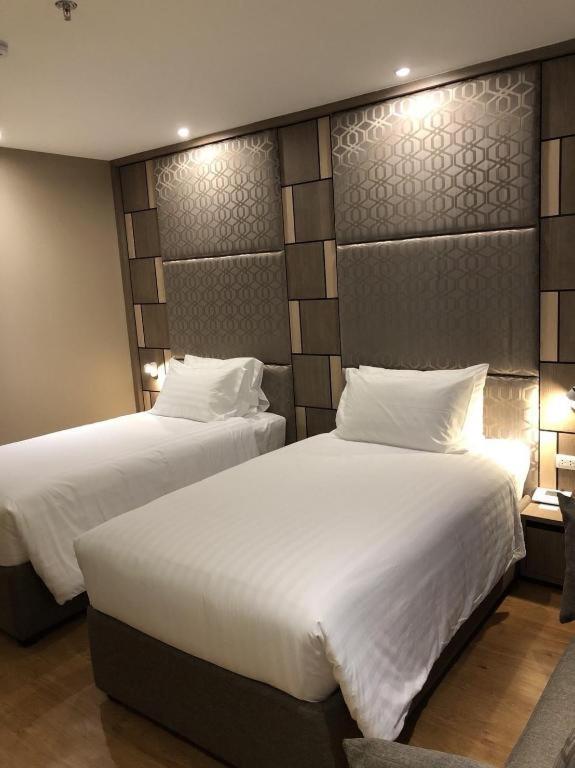 Sri U-Thong Grand Hotel Szuphanburi Kültér fotó