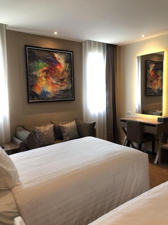 Sri U-Thong Grand Hotel Szuphanburi Kültér fotó