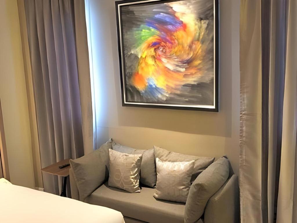 Sri U-Thong Grand Hotel Szuphanburi Kültér fotó