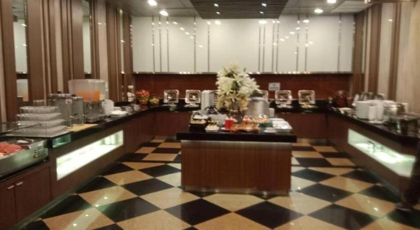 Sri U-Thong Grand Hotel Szuphanburi Kültér fotó