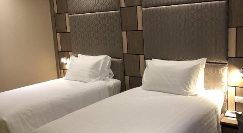Sri U-Thong Grand Hotel Szuphanburi Kültér fotó
